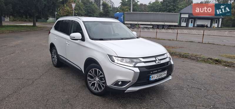 Позашляховик / Кросовер Mitsubishi Outlander 2015 в Білій Церкві