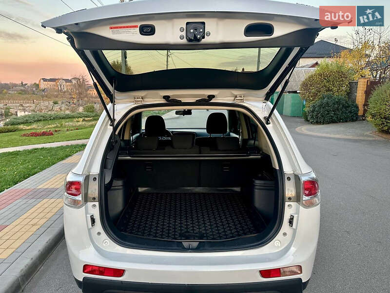 Позашляховик / Кросовер Mitsubishi Outlander 2013 в Білій Церкві фото 6 Позашляховик / Кросовер Mitsubishi Outlander 2013 в Білій Церкві