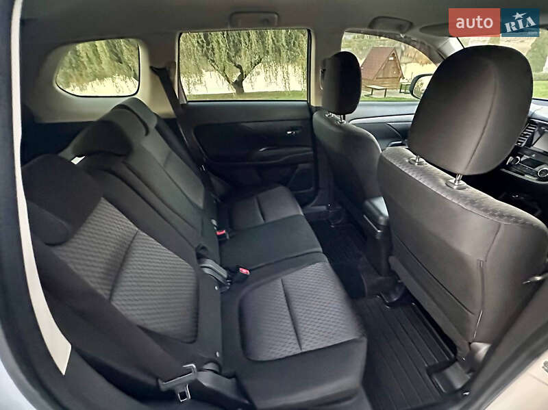 Позашляховик / Кросовер Mitsubishi Outlander 2013 в Білій Церкві фото 14 Позашляховик / Кросовер Mitsubishi Outlander 2013 в Білій Церкві