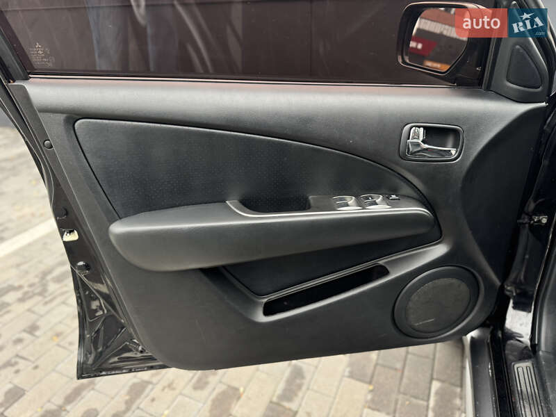 Внедорожник / Кроссовер Mitsubishi Outlander 2006 в Киеве фото 27 Внедорожник / Кроссовер Mitsubishi Outlander 2006 в Киеве