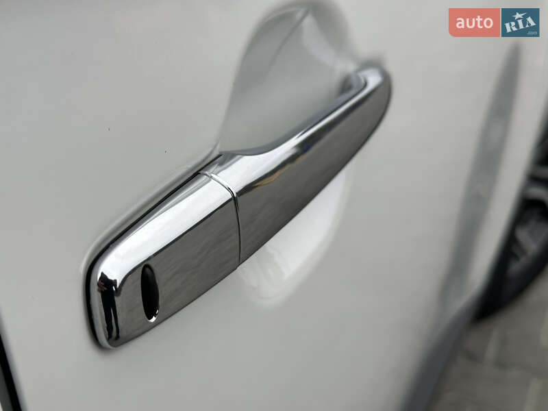 Внедорожник / Кроссовер Mitsubishi Outlander 2013 в Николаеве