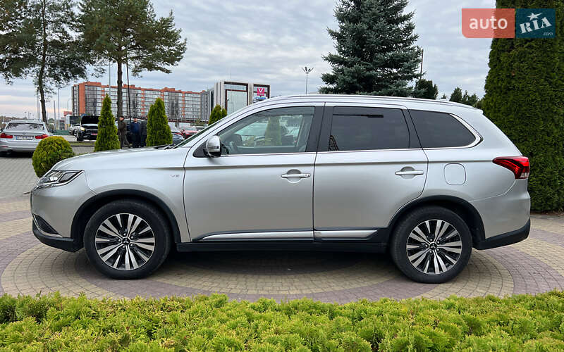 Позашляховик / Кросовер Mitsubishi Outlander 2018 в Львові фото 4 Позашляховик / Кросовер Mitsubishi Outlander 2018 в Львові