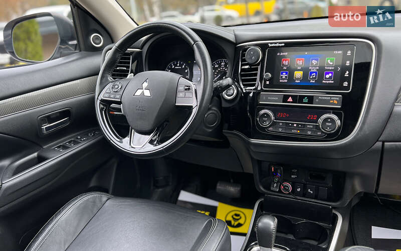 Позашляховик / Кросовер Mitsubishi Outlander 2018 в Львові фото 19 Позашляховик / Кросовер Mitsubishi Outlander 2018 в Львові