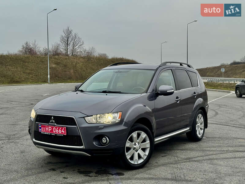 Внедорожник / Кроссовер Mitsubishi Outlander 2011 в Полтаве