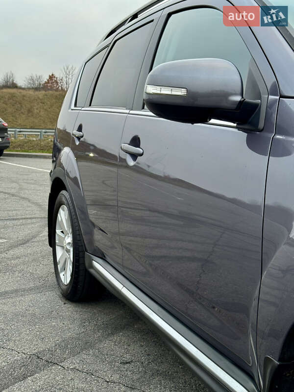 Внедорожник / Кроссовер Mitsubishi Outlander 2011 в Полтаве
