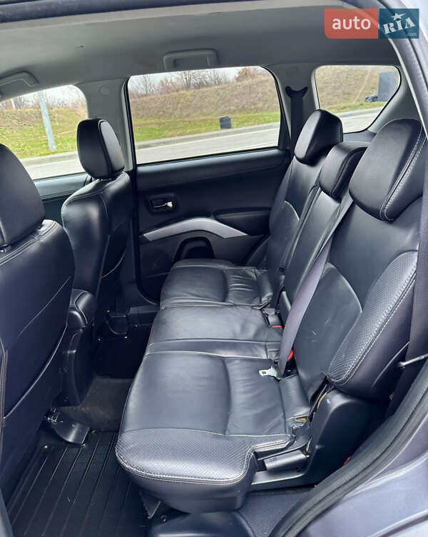 Внедорожник / Кроссовер Mitsubishi Outlander 2011 в Полтаве