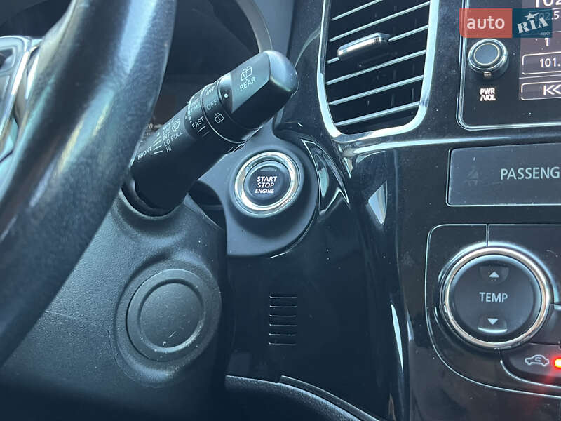 Внедорожник / Кроссовер Mitsubishi Outlander 2017 в Киеве