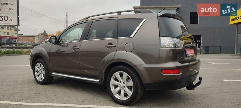 Внедорожник / Кроссовер Mitsubishi Outlander 2011 в Луцке фото 3 Внедорожник / Кроссовер Mitsubishi Outlander 2011 в Луцке