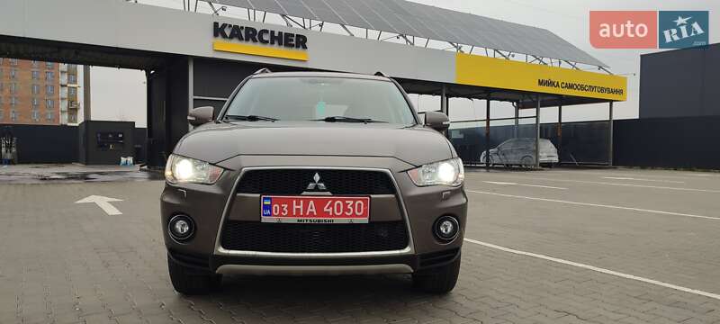 Внедорожник / Кроссовер Mitsubishi Outlander 2011 в Луцке фото 9 Внедорожник / Кроссовер Mitsubishi Outlander 2011 в Луцке