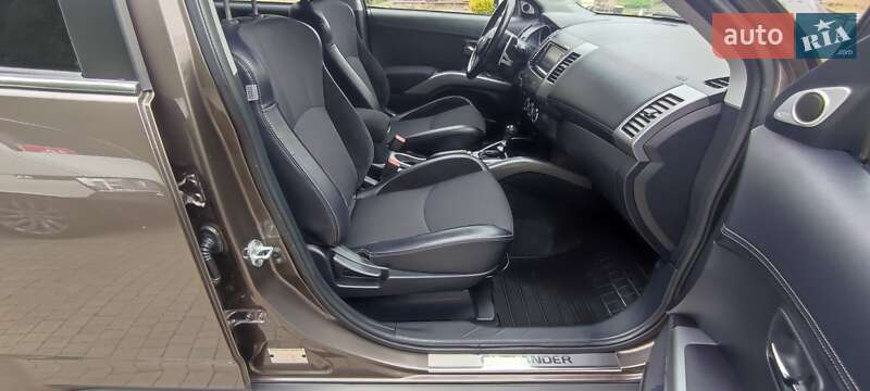 Внедорожник / Кроссовер Mitsubishi Outlander 2011 в Луцке фото 19 Внедорожник / Кроссовер Mitsubishi Outlander 2011 в Луцке