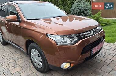 Внедорожник / Кроссовер Mitsubishi Outlander 2013 в Ровно