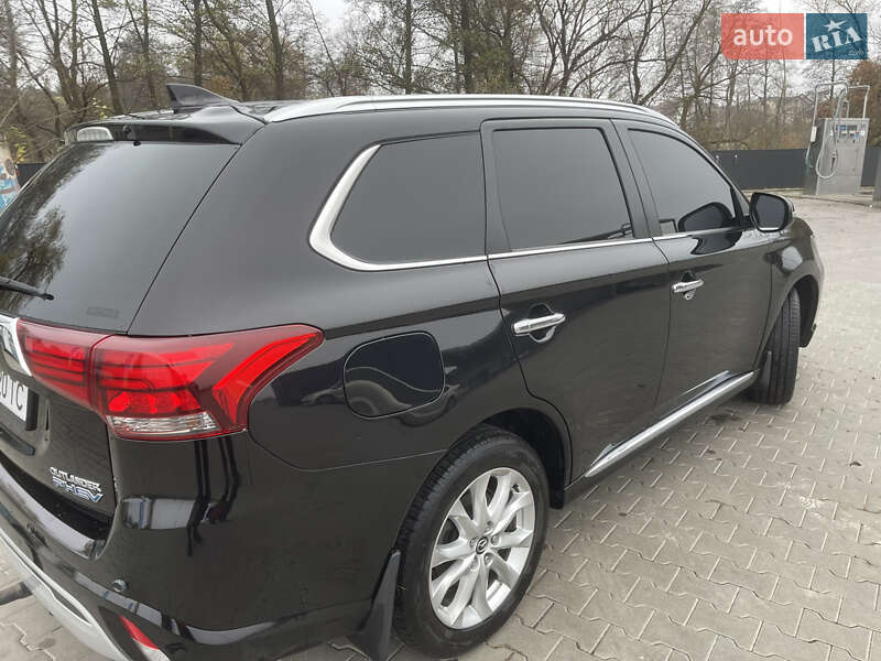 Позашляховик / Кросовер Mitsubishi Outlander 2016 в Києві фото 15 Позашляховик / Кросовер Mitsubishi Outlander 2016 в Києві
