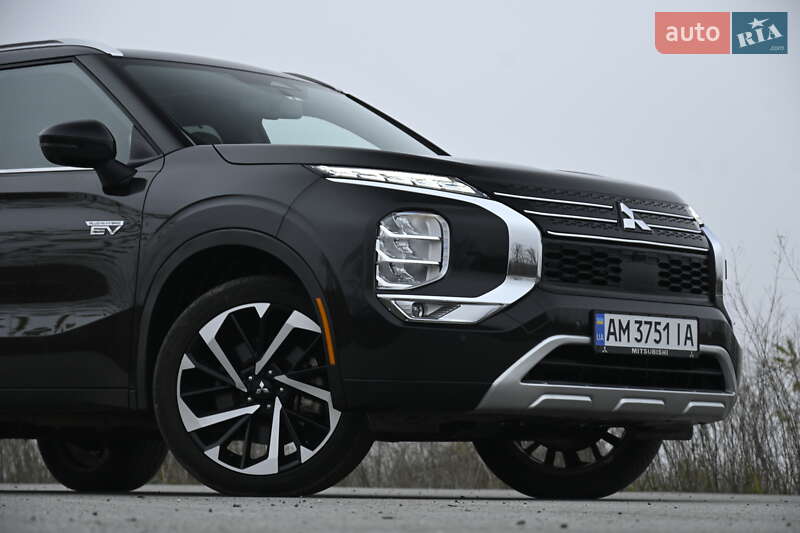 Позашляховик / Кросовер Mitsubishi Outlander 2023 в Бердичеві