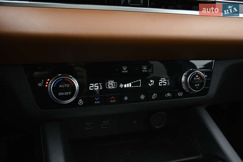 Позашляховик / Кросовер Mitsubishi Outlander 2023 в Бердичеві