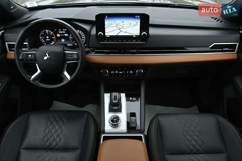 Позашляховик / Кросовер Mitsubishi Outlander 2023 в Бердичеві