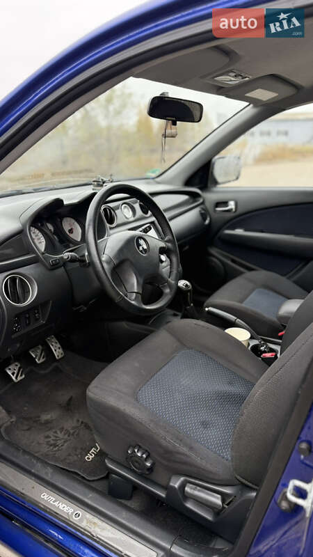Позашляховик / Кросовер Mitsubishi Outlander 2006 в Краматорську фото 21 Позашляховик / Кросовер Mitsubishi Outlander 2006 в Краматорську