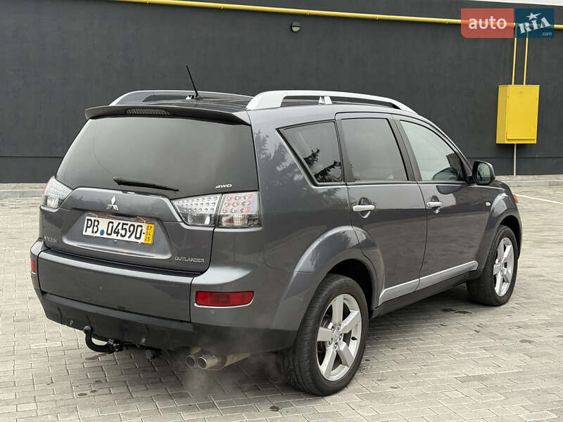 Внедорожник / Кроссовер Mitsubishi Outlander 2009 в Кременце