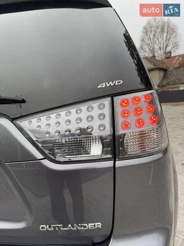 Внедорожник / Кроссовер Mitsubishi Outlander 2009 в Кременце