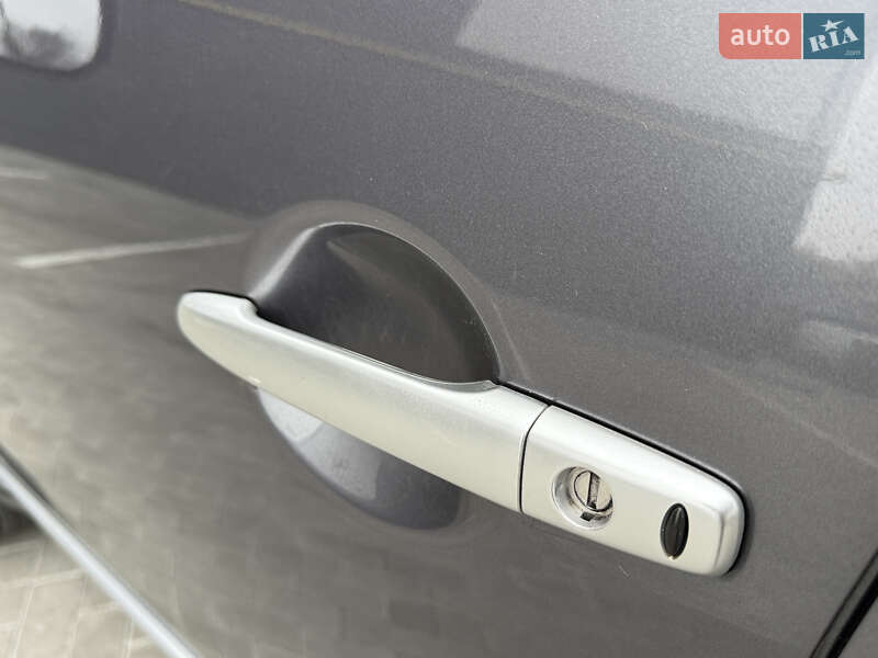 Внедорожник / Кроссовер Mitsubishi Outlander 2009 в Кременце