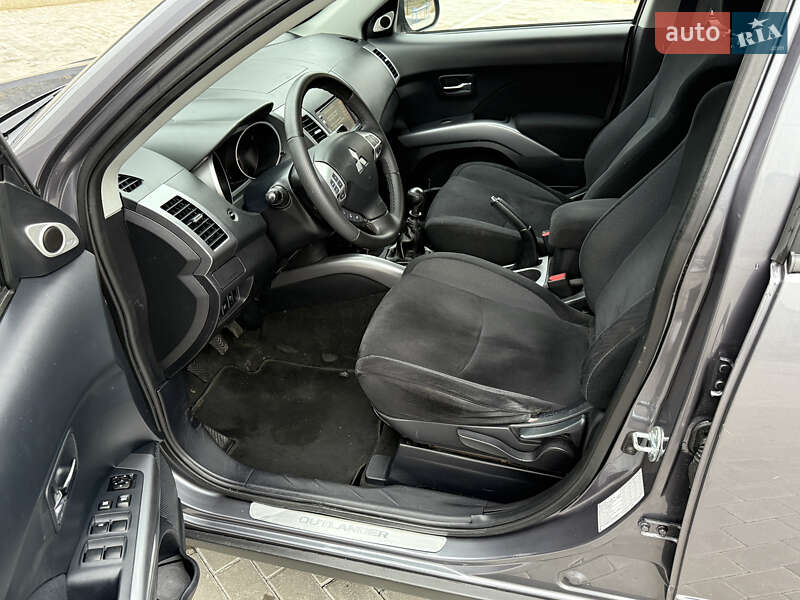 Внедорожник / Кроссовер Mitsubishi Outlander 2009 в Кременце