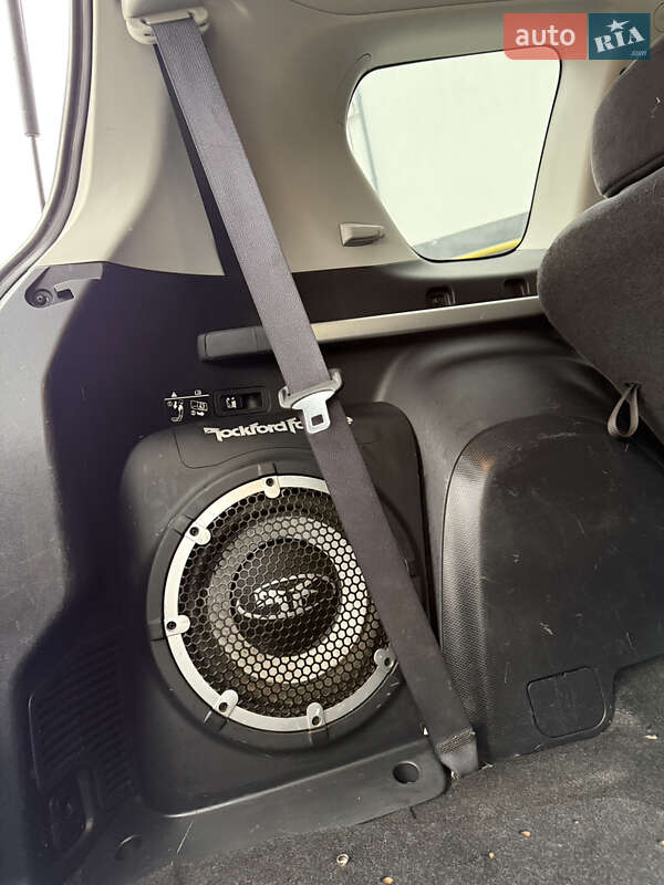 Внедорожник / Кроссовер Mitsubishi Outlander 2009 в Кременце