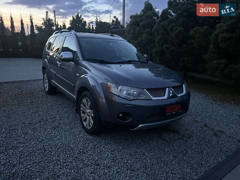Внедорожник / Кроссовер Mitsubishi Outlander 2008 в Кременце