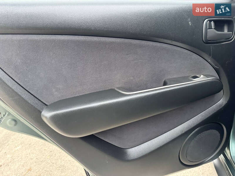 Позашляховик / Кросовер Mitsubishi Outlander 2006 в Охтирці