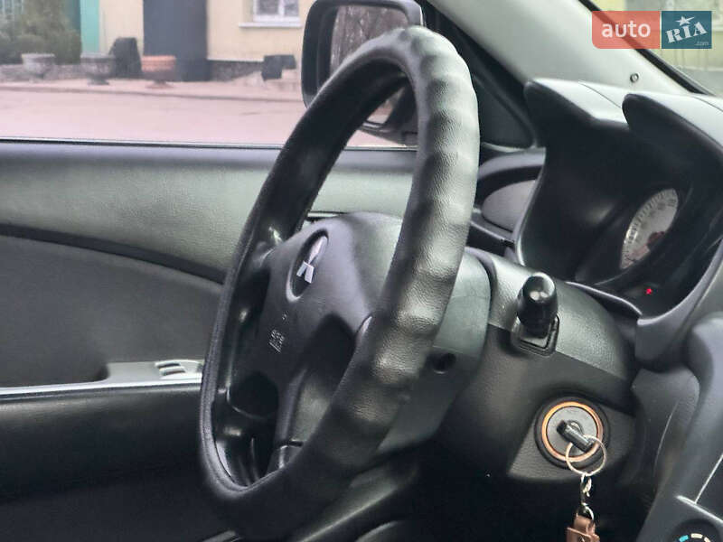 Позашляховик / Кросовер Mitsubishi Outlander 2006 в Охтирці