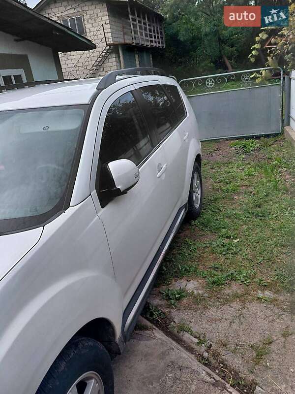 Позашляховик / Кросовер Mitsubishi Outlander 2011 в Козині фото 8 Позашляховик / Кросовер Mitsubishi Outlander 2011 в Козині