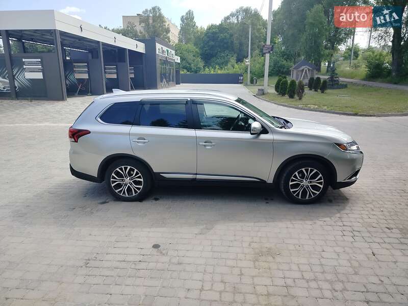 Позашляховик / Кросовер Mitsubishi Outlander 2018 в Тернополі фото 10 Позашляховик / Кросовер Mitsubishi Outlander 2018 в Тернополі