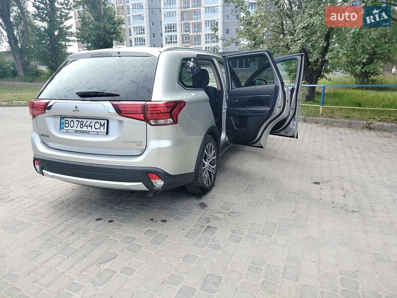 Позашляховик / Кросовер Mitsubishi Outlander 2018 в Тернополі фото 11 Позашляховик / Кросовер Mitsubishi Outlander 2018 в Тернополі