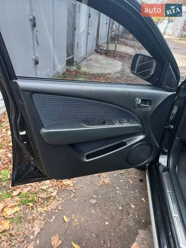 Внедорожник / Кроссовер Mitsubishi Outlander 2006 в Одессе фото 12 Внедорожник / Кроссовер Mitsubishi Outlander 2006 в Одессе