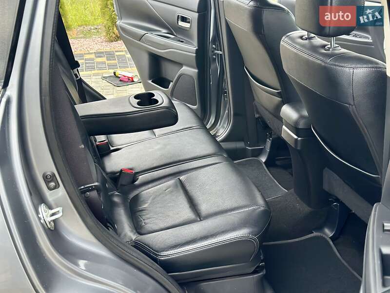 Внедорожник / Кроссовер Mitsubishi Outlander 2013 в Вараше фото 49 Внедорожник / Кроссовер Mitsubishi Outlander 2013 в Вараше