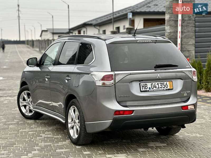Внедорожник / Кроссовер Mitsubishi Outlander 2013 в Вараше фото 8 Внедорожник / Кроссовер Mitsubishi Outlander 2013 в Вараше