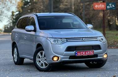 Внедорожник / Кроссовер Mitsubishi Outlander 2015 в Трускавце