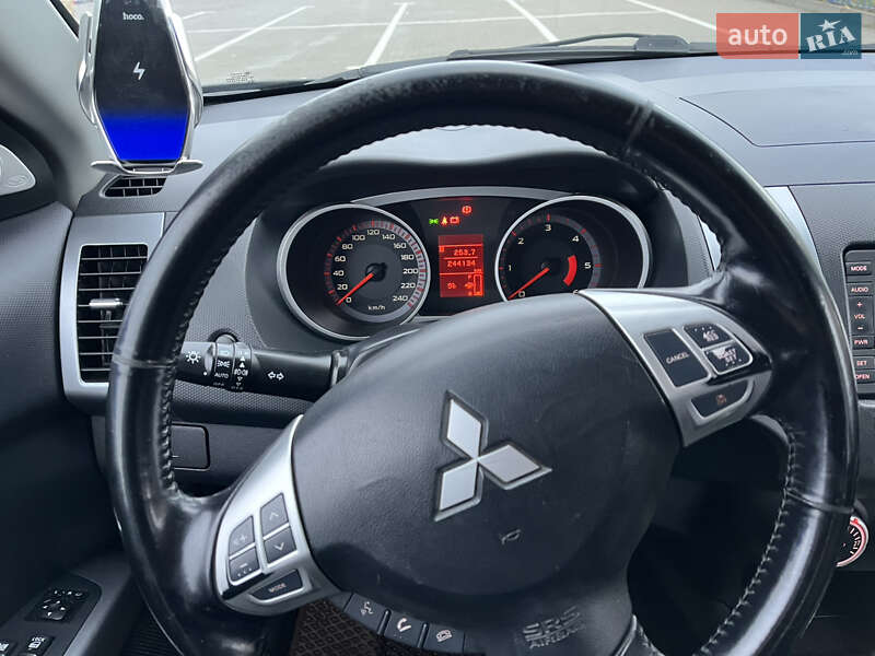 Внедорожник / Кроссовер Mitsubishi Outlander 2008 в Долине