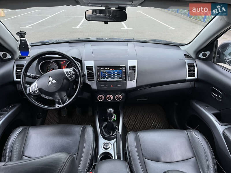 Внедорожник / Кроссовер Mitsubishi Outlander 2008 в Долине