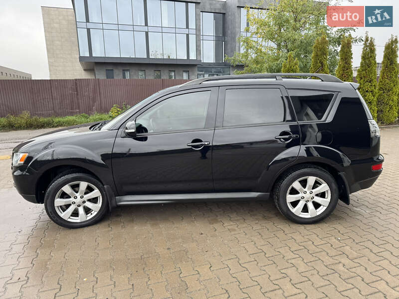 Позашляховик / Кросовер Mitsubishi Outlander 2012 в Києві