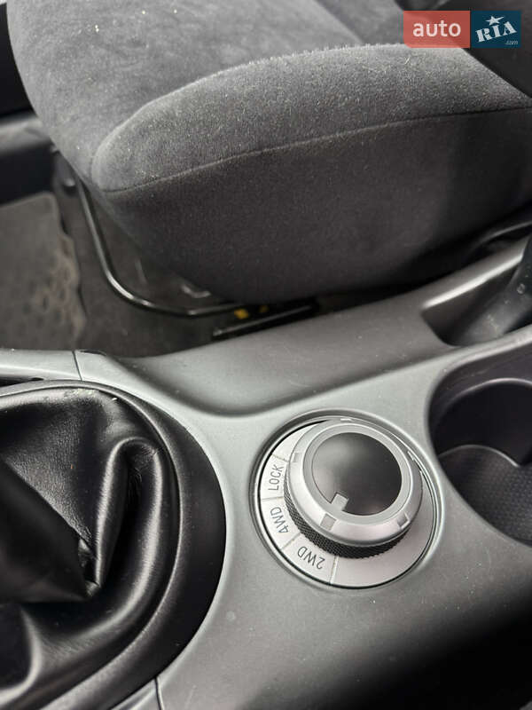 Позашляховик / Кросовер Mitsubishi Outlander 2012 в Києві