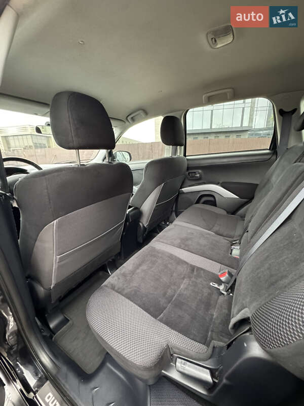 Позашляховик / Кросовер Mitsubishi Outlander 2012 в Києві