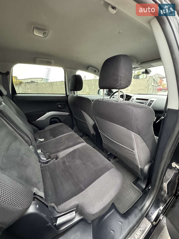 Позашляховик / Кросовер Mitsubishi Outlander 2012 в Києві