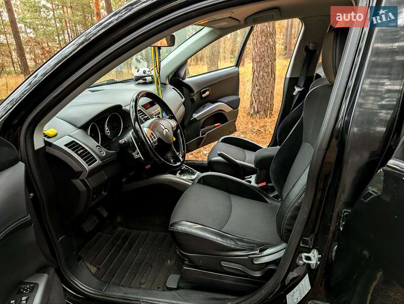 Внедорожник / Кроссовер Mitsubishi Outlander 2010 в Львове фото 7 Внедорожник / Кроссовер Mitsubishi Outlander 2010 в Львове