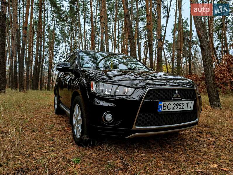 Внедорожник / Кроссовер Mitsubishi Outlander 2010 в Львове фото 2 Внедорожник / Кроссовер Mitsubishi Outlander 2010 в Львове