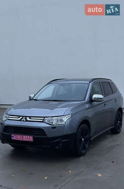 Внедорожник / Кроссовер Mitsubishi Outlander 2013 в Луцке