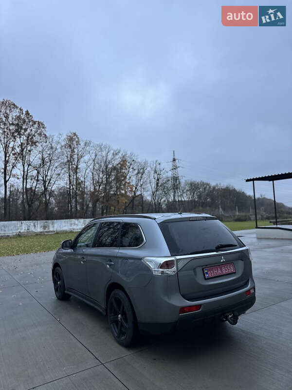 Позашляховик / Кросовер Mitsubishi Outlander 2013 в Луцьку