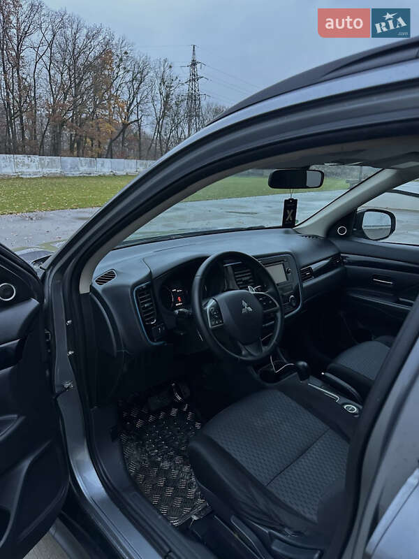 Позашляховик / Кросовер Mitsubishi Outlander 2013 в Луцьку