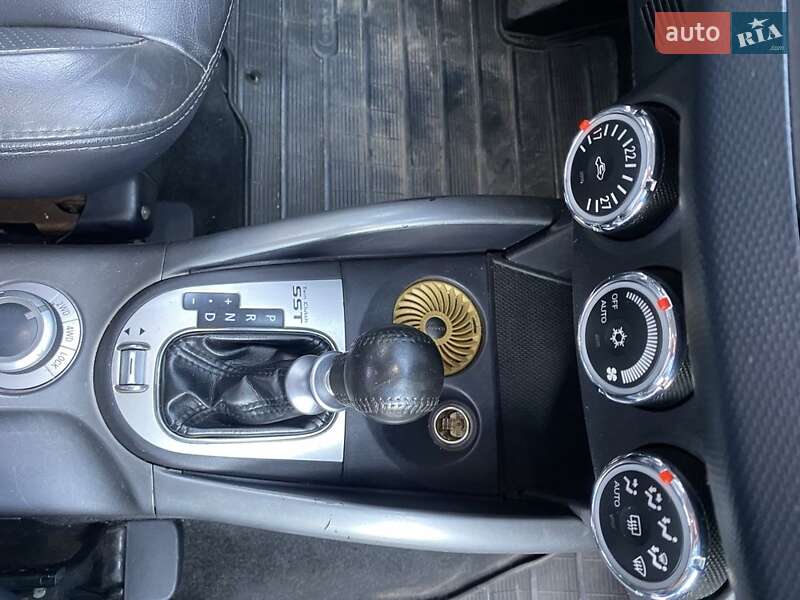 Внедорожник / Кроссовер Mitsubishi Outlander 2010 в Ровно