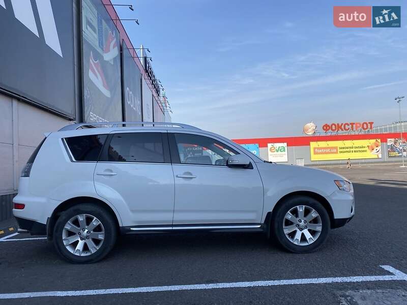 Внедорожник / Кроссовер Mitsubishi Outlander 2010 в Ровно