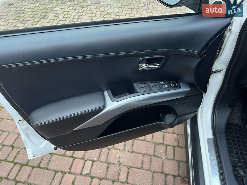 Позашляховик / Кросовер Mitsubishi Outlander 2012 в Прилуках фото 19 Позашляховик / Кросовер Mitsubishi Outlander 2012 в Прилуках