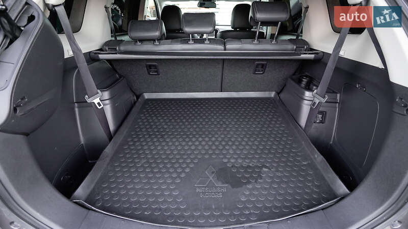 Внедорожник / Кроссовер Mitsubishi Outlander 2021 в Львове